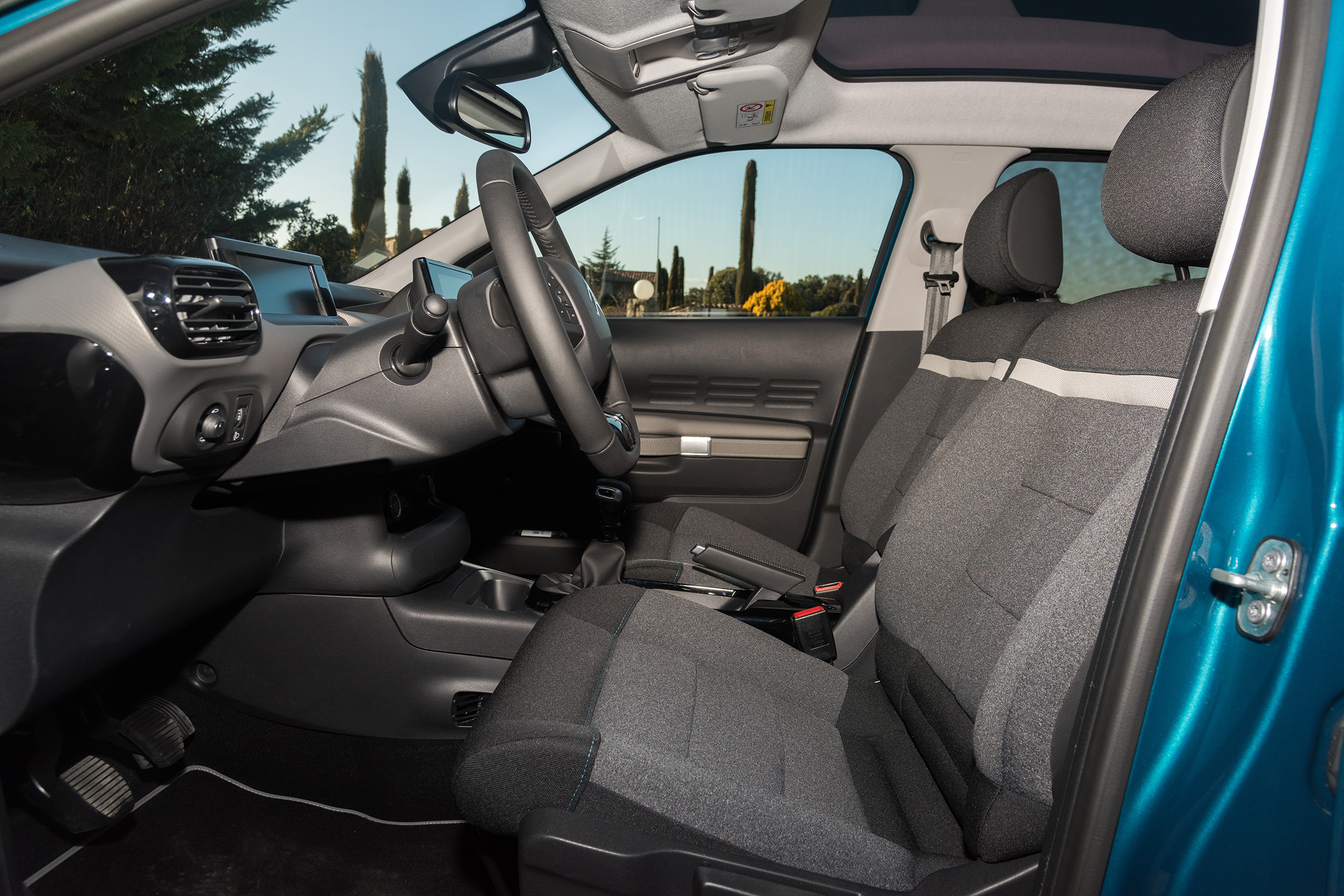 Citroen C4 Cactus - front seats