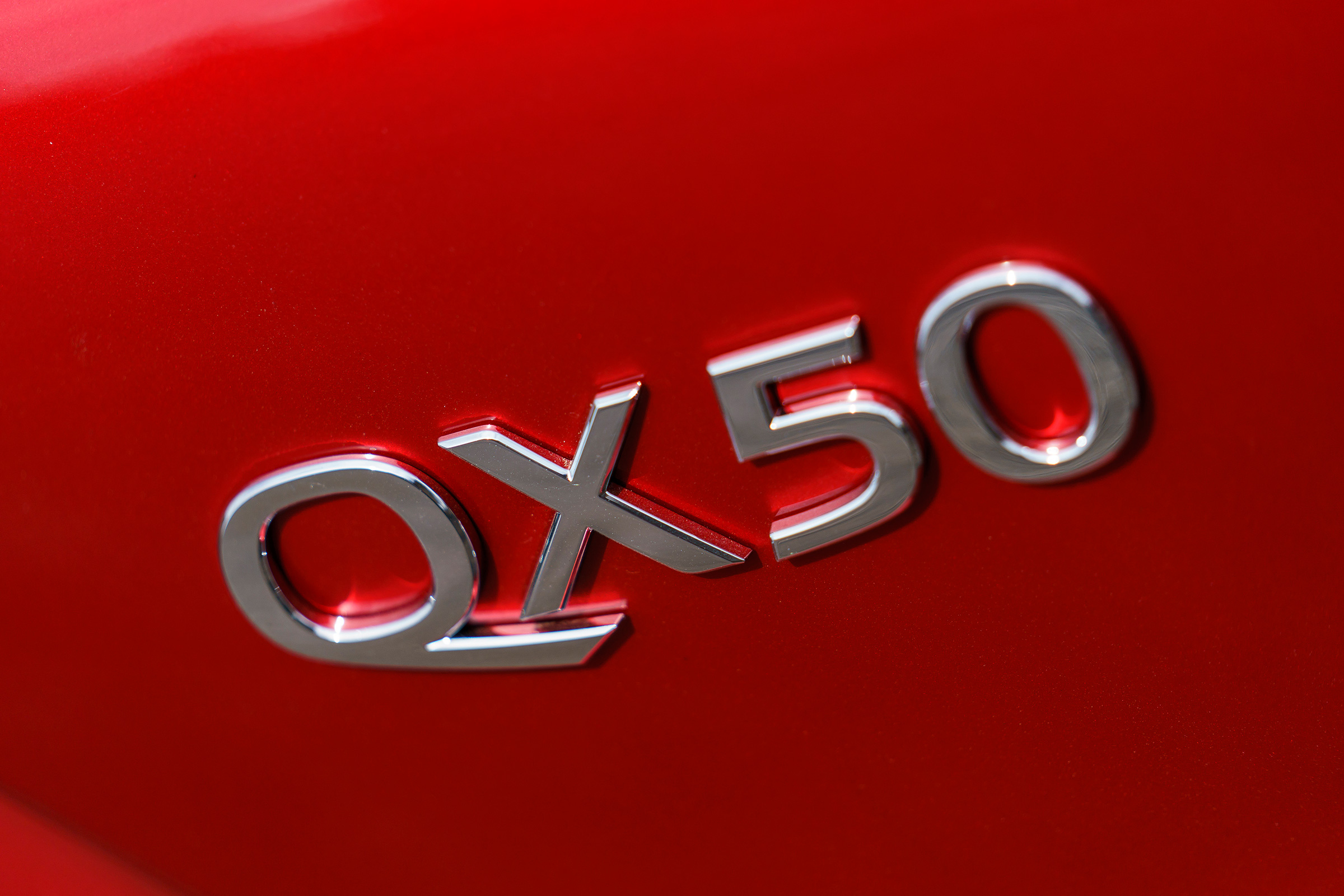 Infiniti QX50 - badge