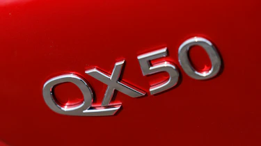 Infiniti QX50 - badge