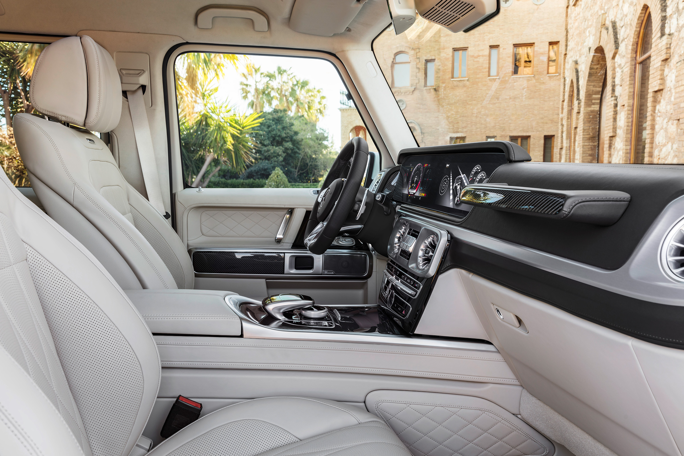 New Mercedes-AMG G 63 - interior
