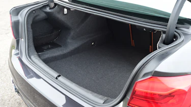 Alpina D5 S boot space