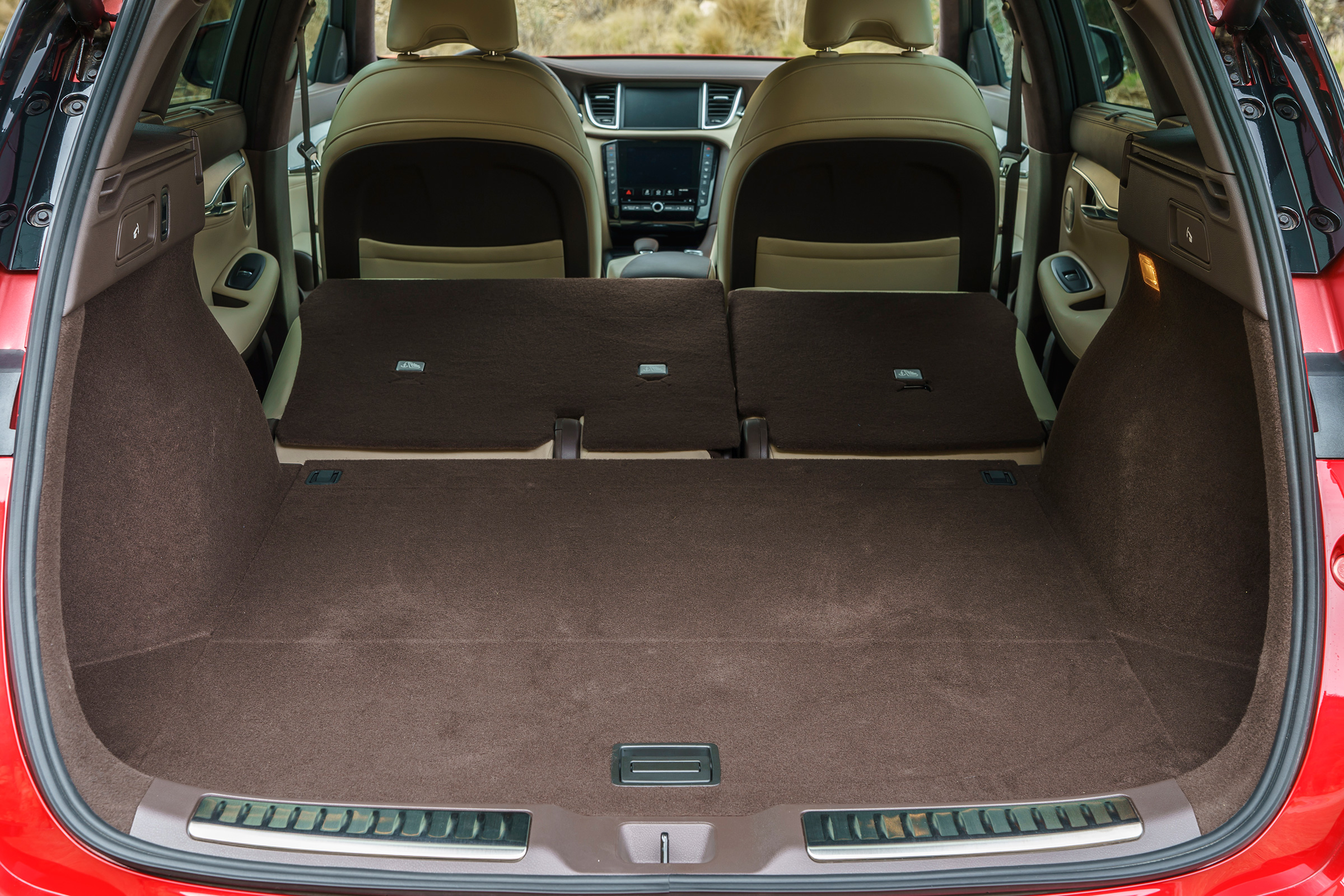 Infiniti QX50 - boot