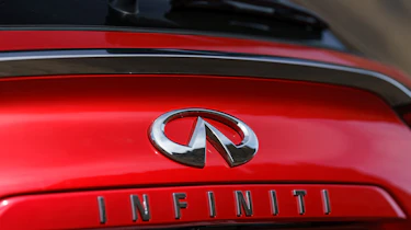 Infiniti QX50 - tailgate