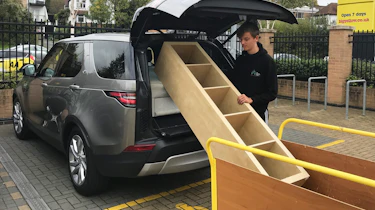 Land Rover Discovery - loading
