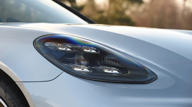 Porsche Panamera Sport Turismo headlights