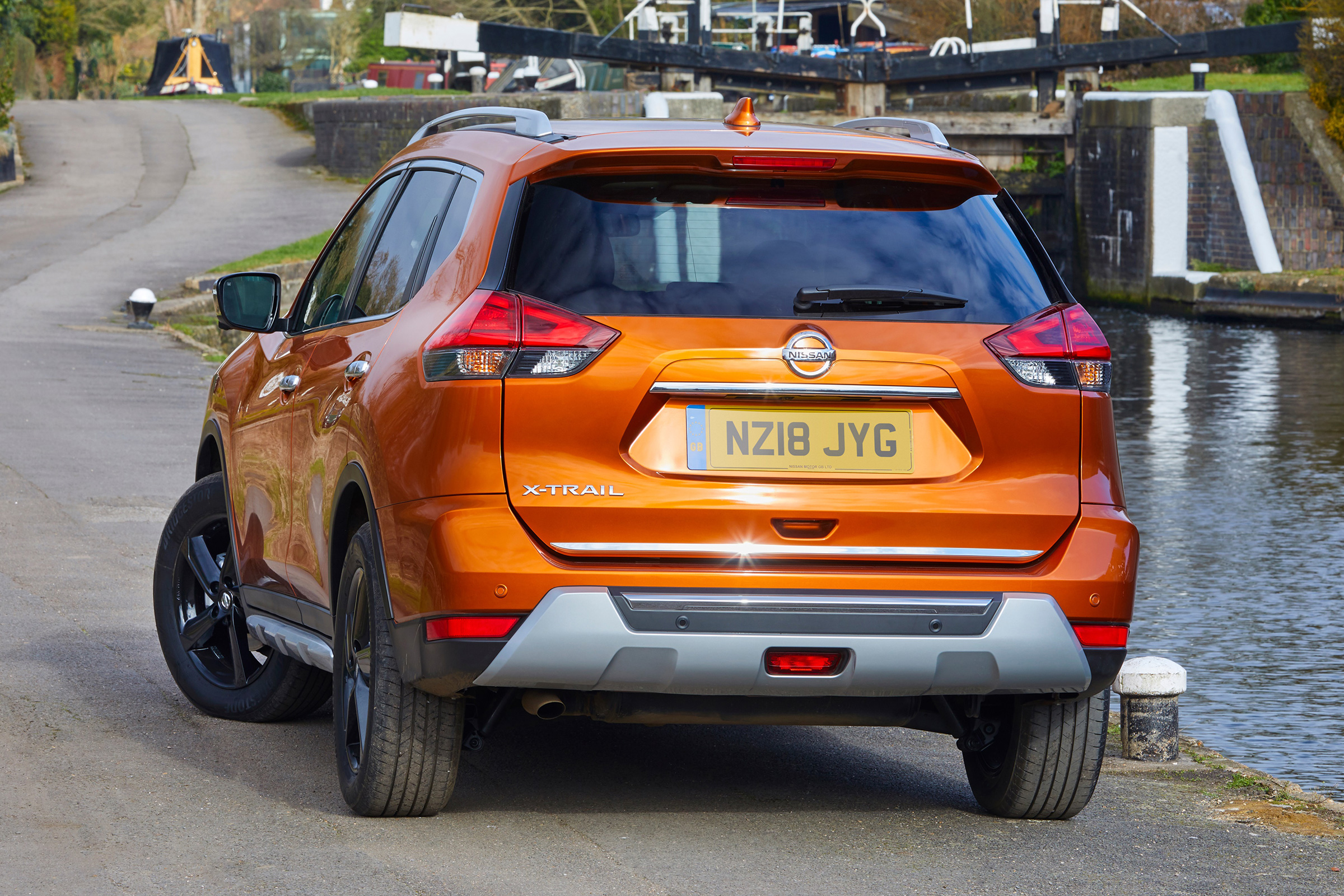 Nissan X-Trail Platinum Edition - rear