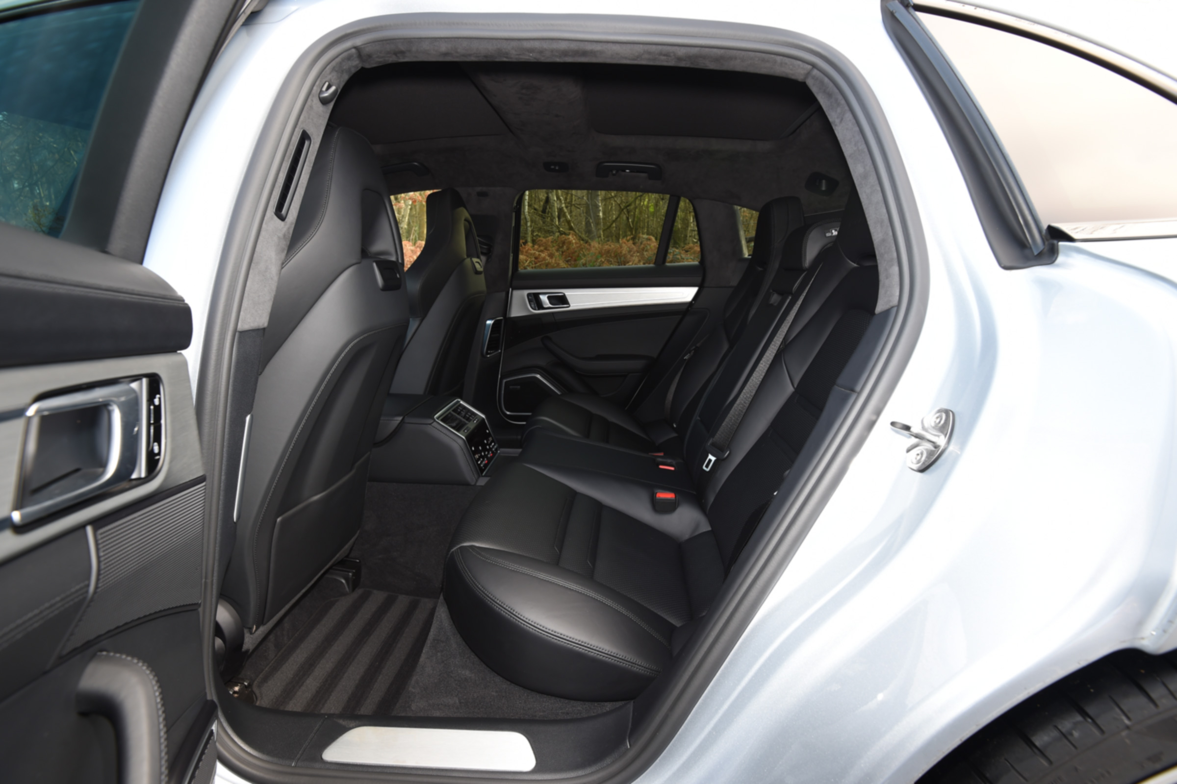 Porsche Panamera Sport Turismo rear seats