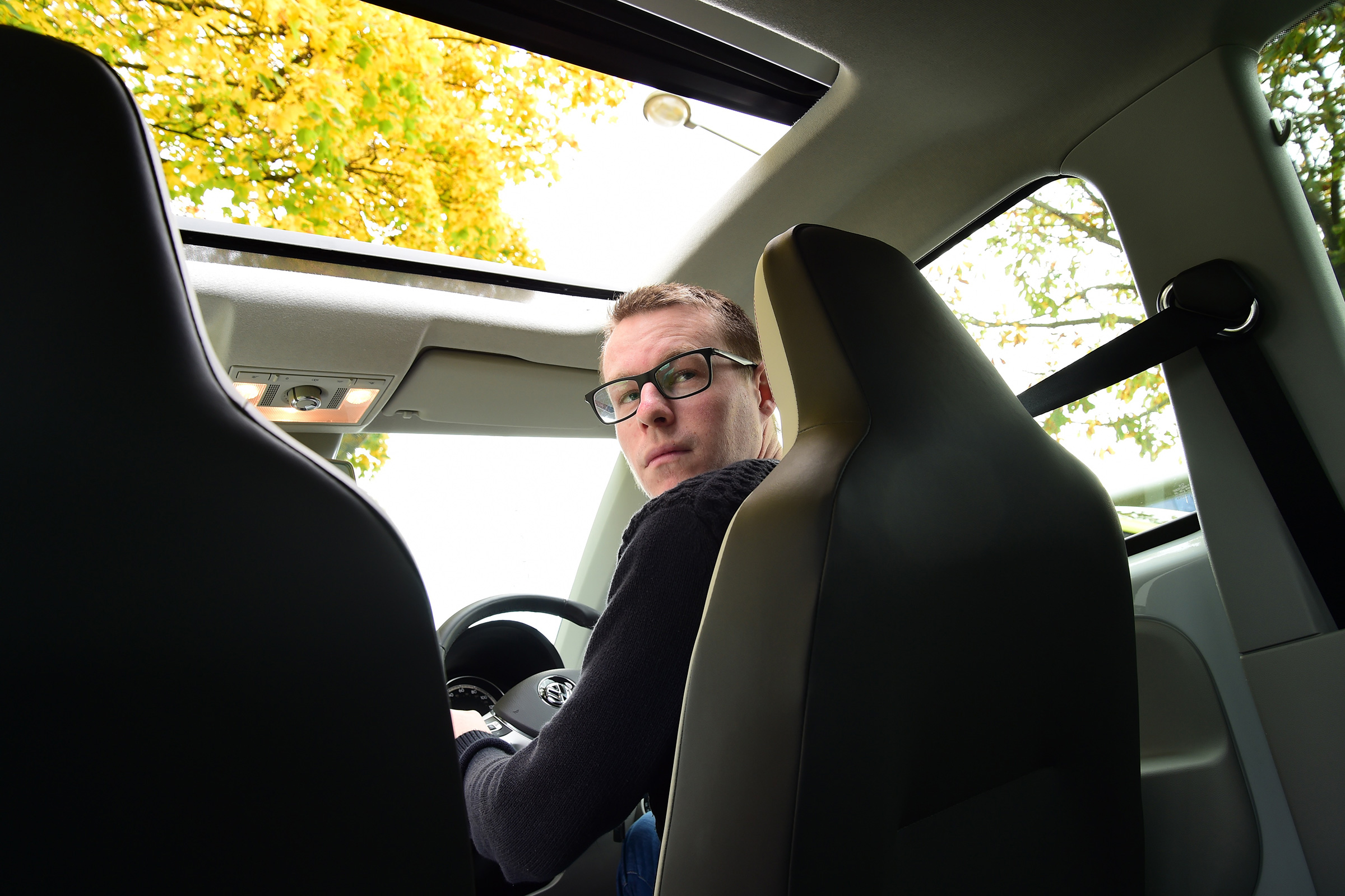 Volkswagen up! - over-the-shoulder