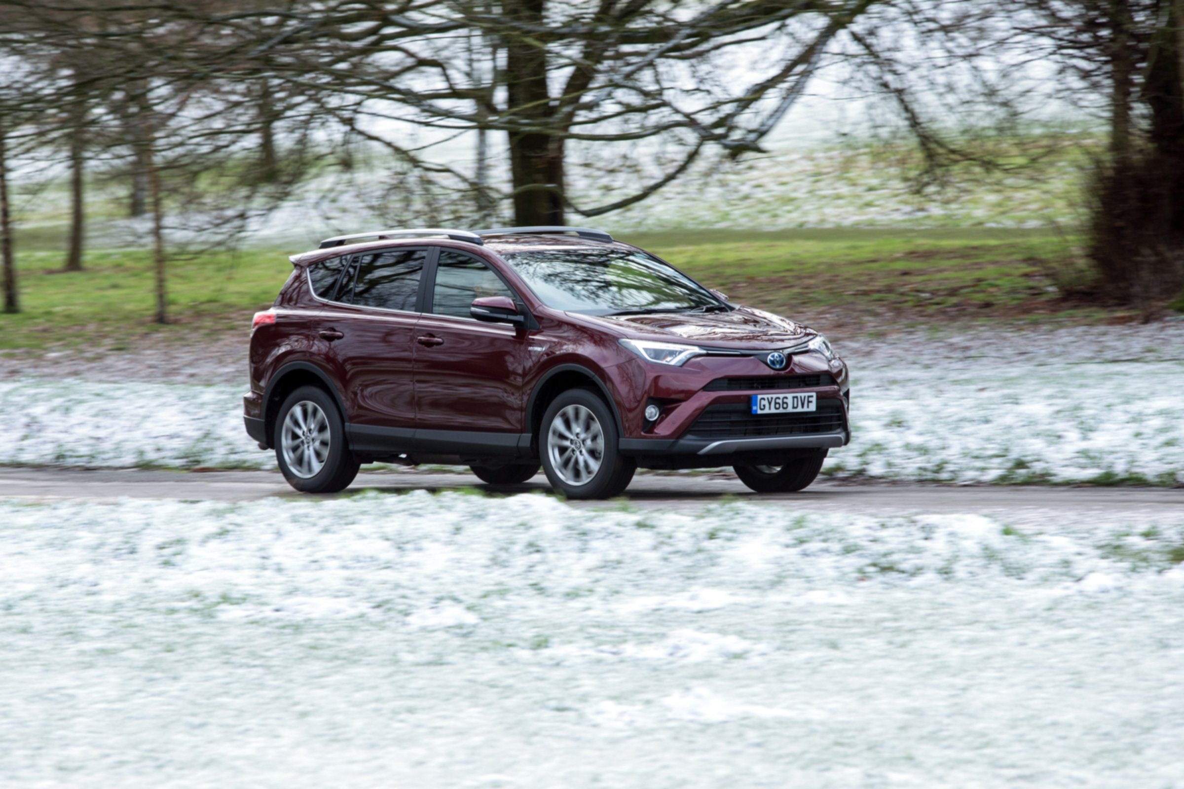 Toyota RAV4 snow