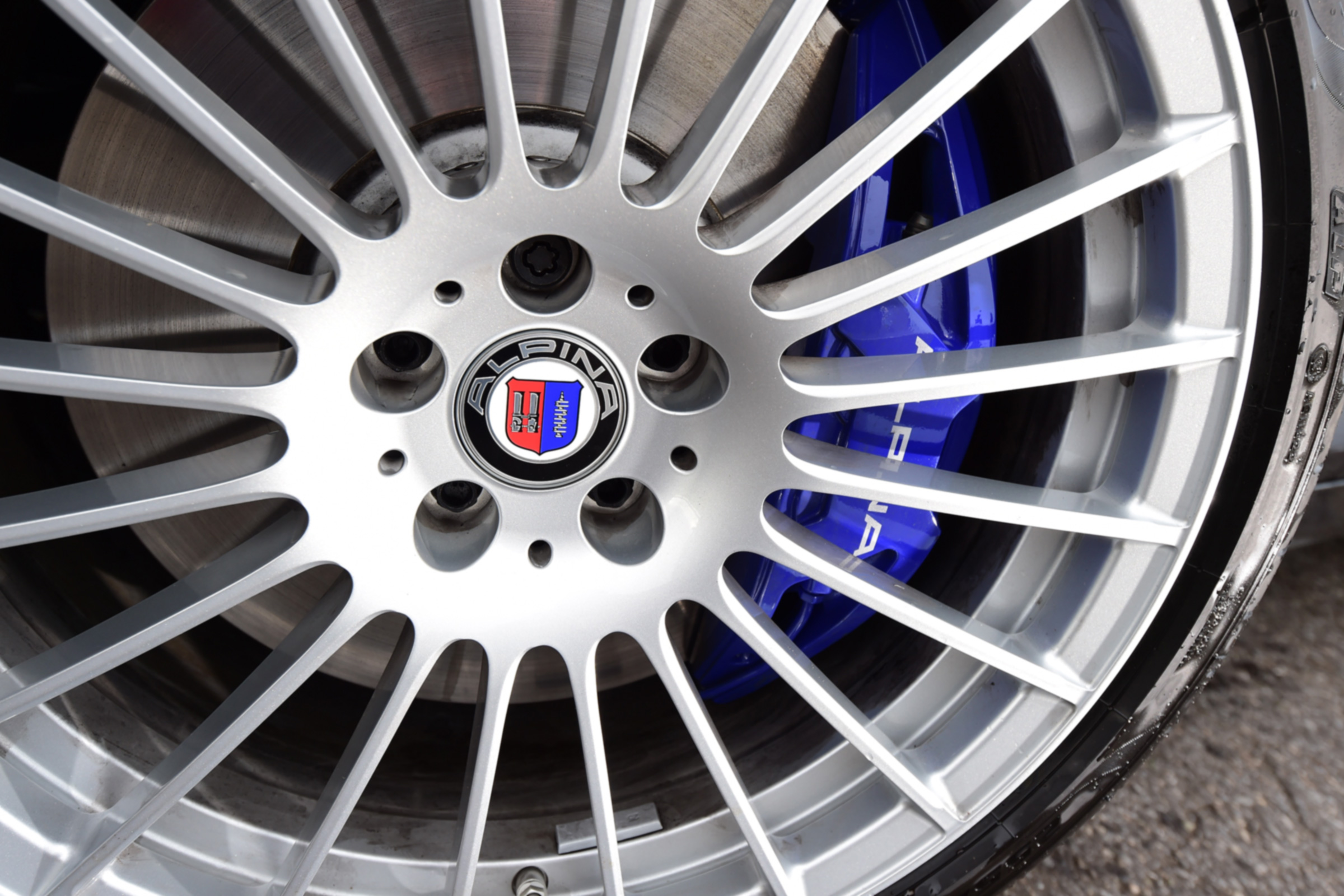 Alpina D5 S brake caliper