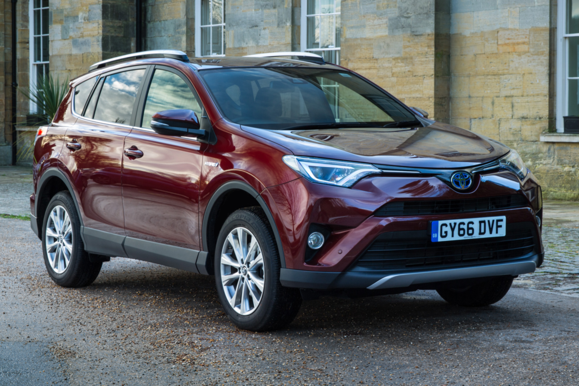 Toyota RAV4 static front