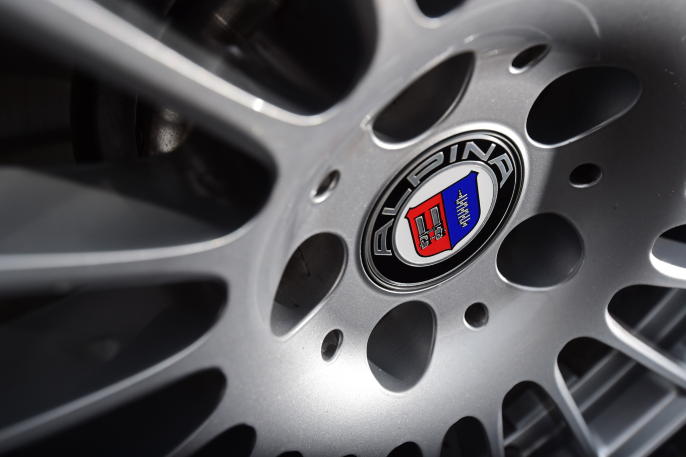 Alpina D5 S wheel centre