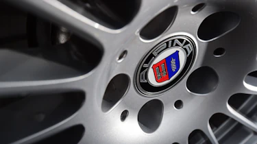 Alpina D5 S wheel centre