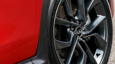 Infiniti QX50 - wheel