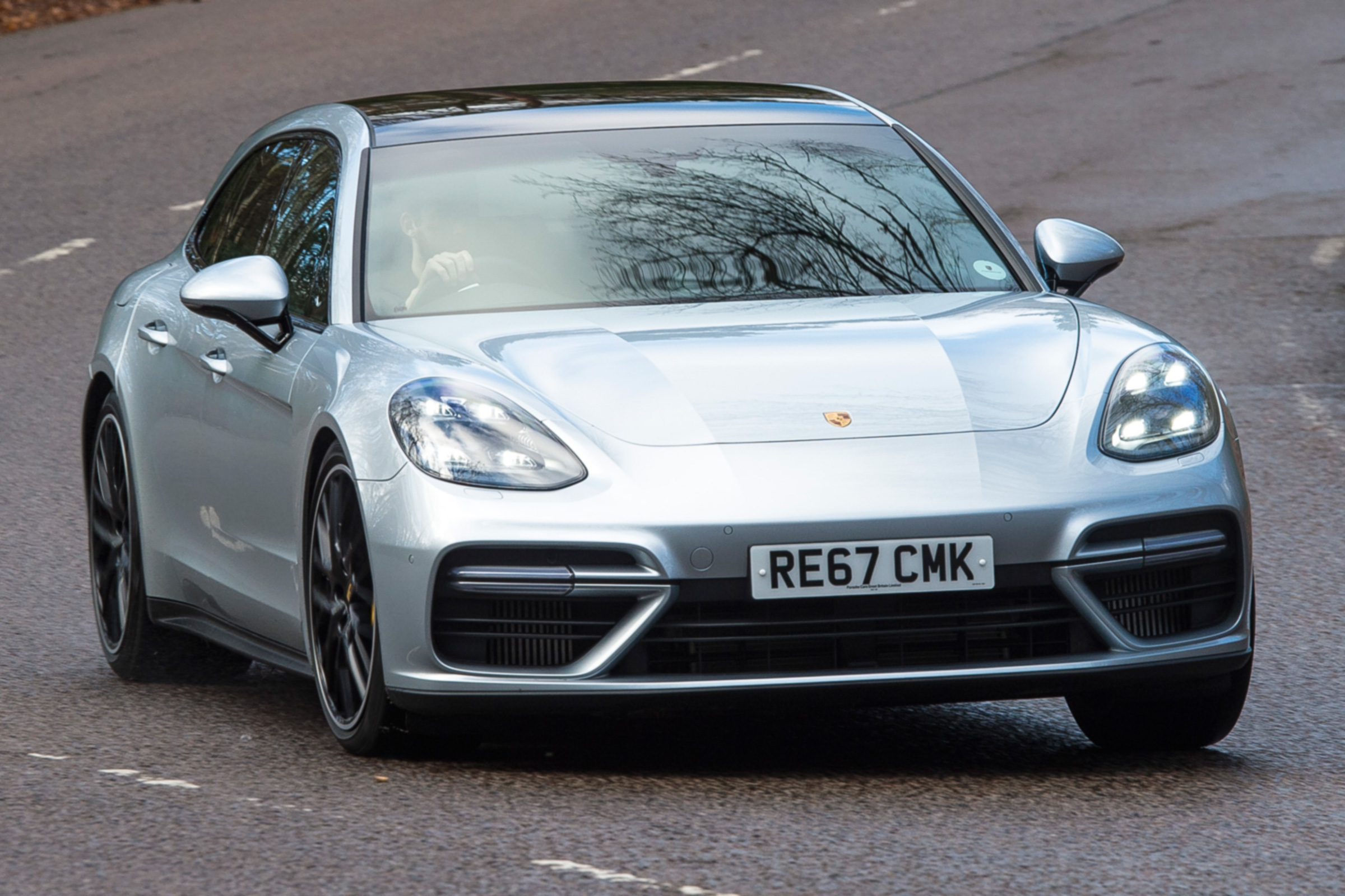 Porsche Panamera Sport Turismo front corner
