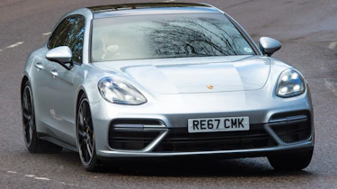 Porsche Panamera Sport Turismo front corner