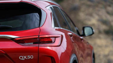 Infiniti QX50 - tail-light