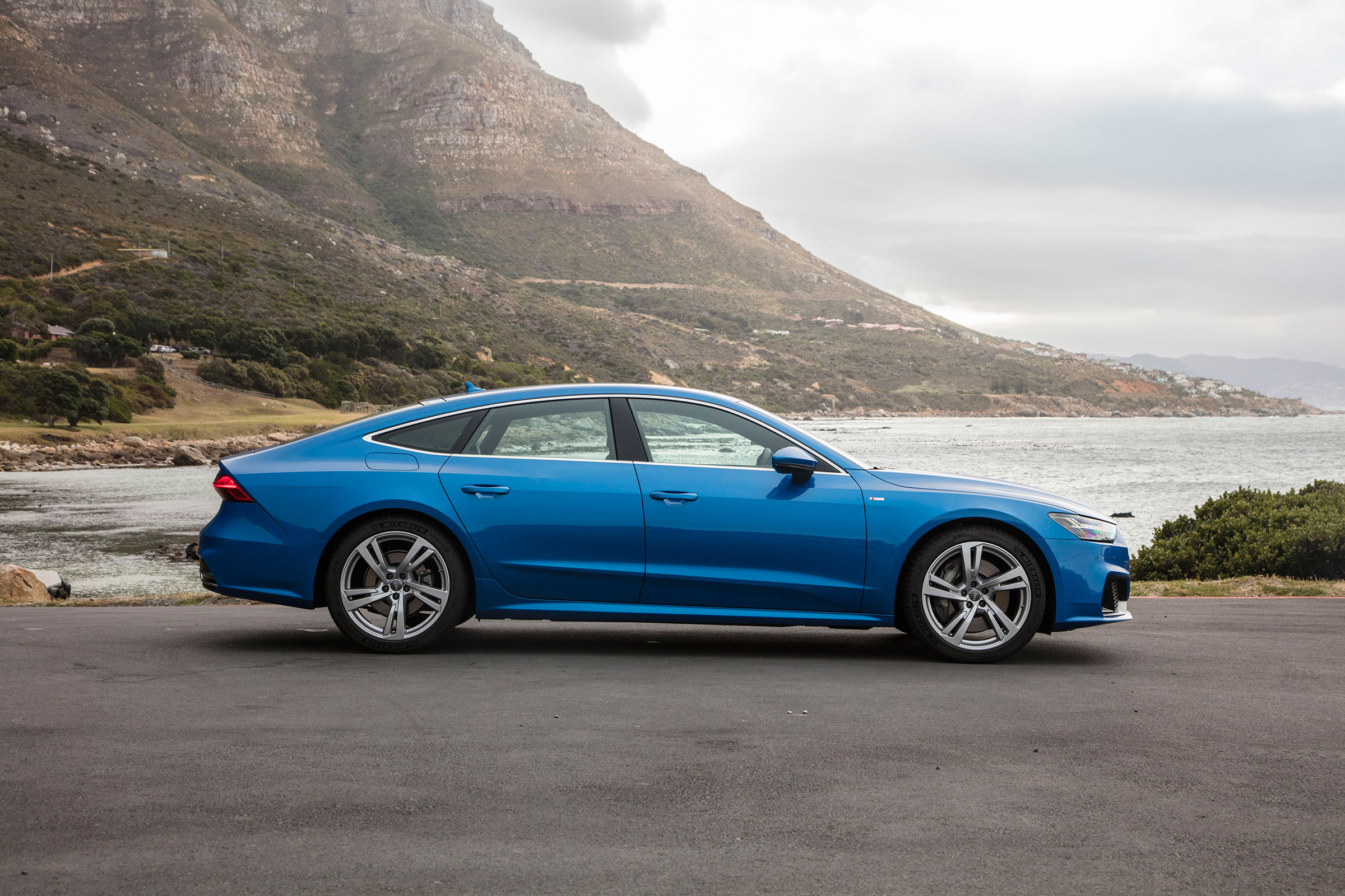 Audi A7 Sportback - side static