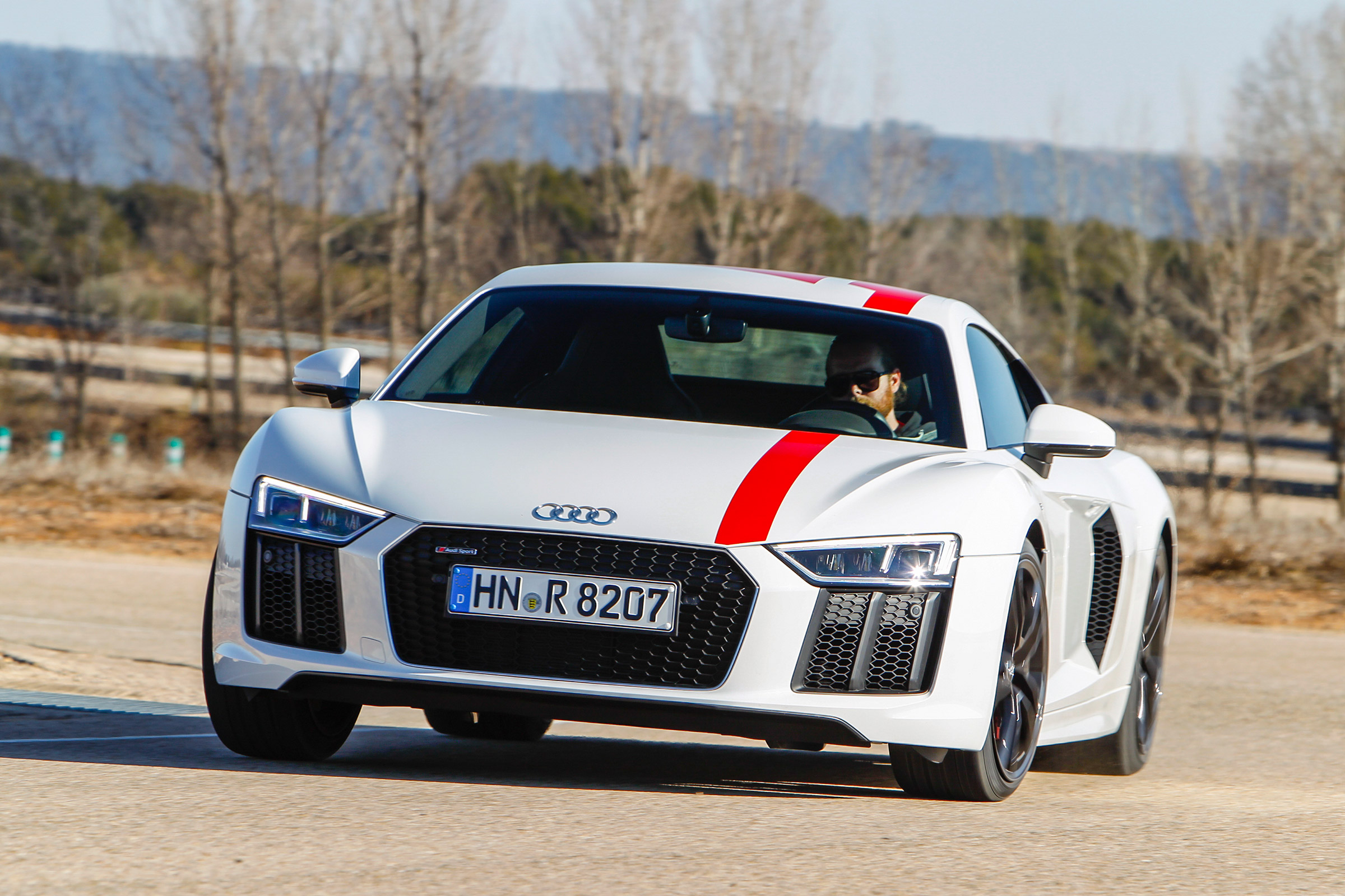Audi R8 RWS - front cornering