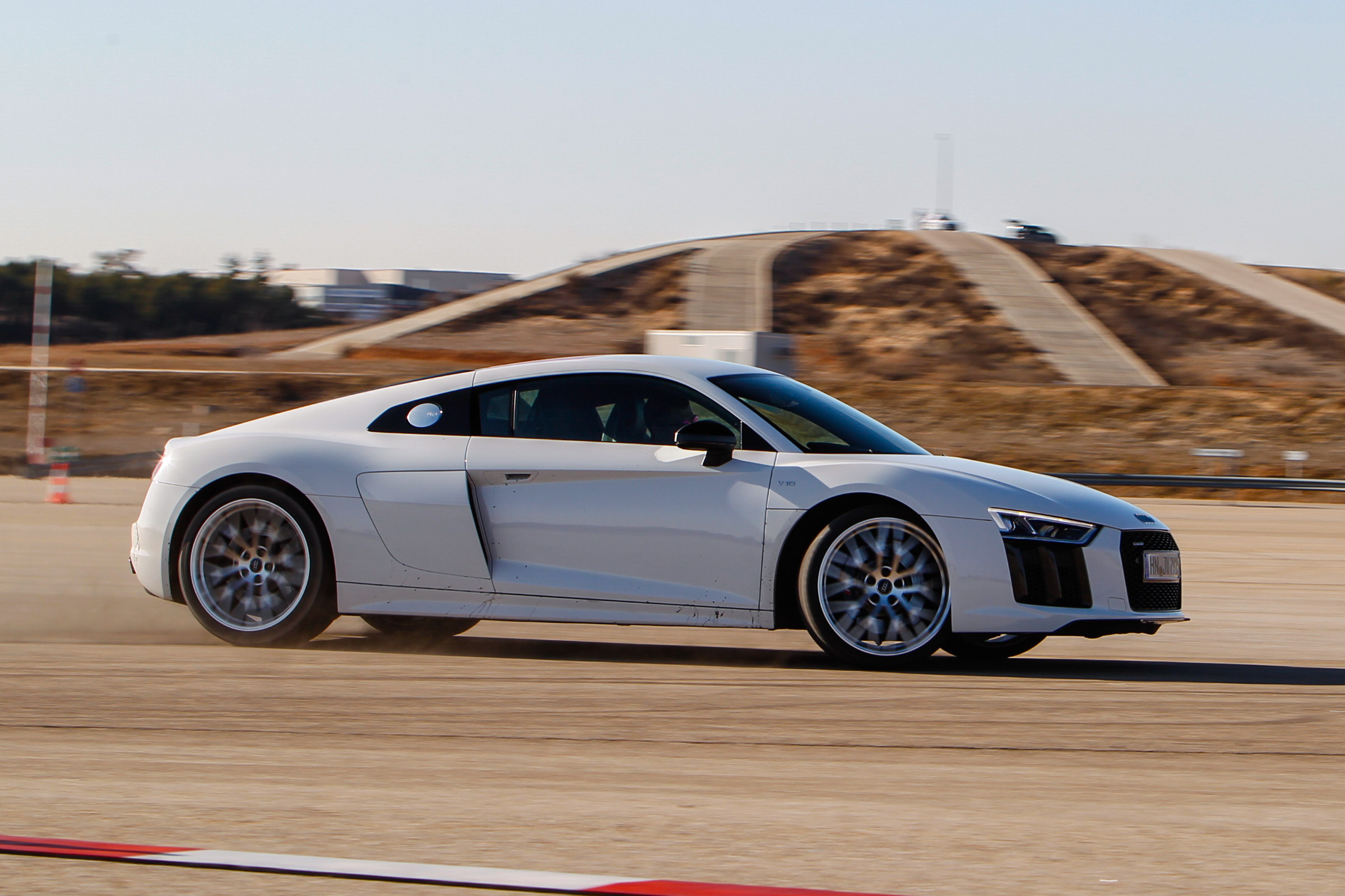Audi R8 RWS - side drift