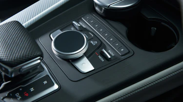 Audi RS 4 Avant - centre console