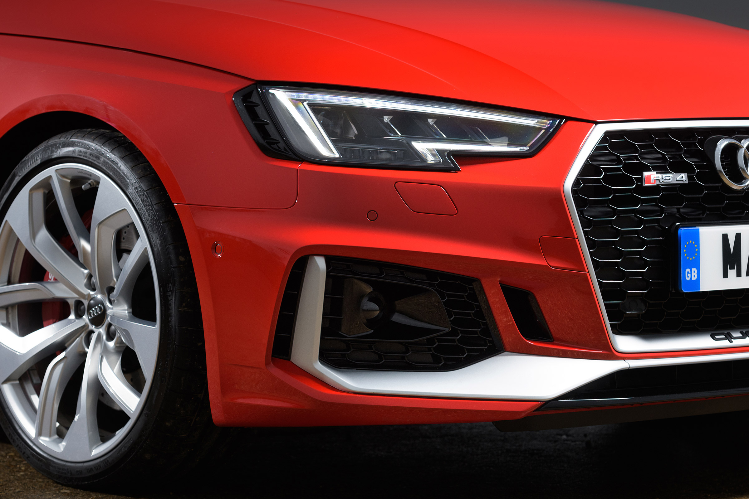 Audi RS 4 Avant - front detail