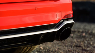 Audi RS 4 Avant - exhaust