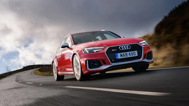 Audi RS 4 Avant - front tracking