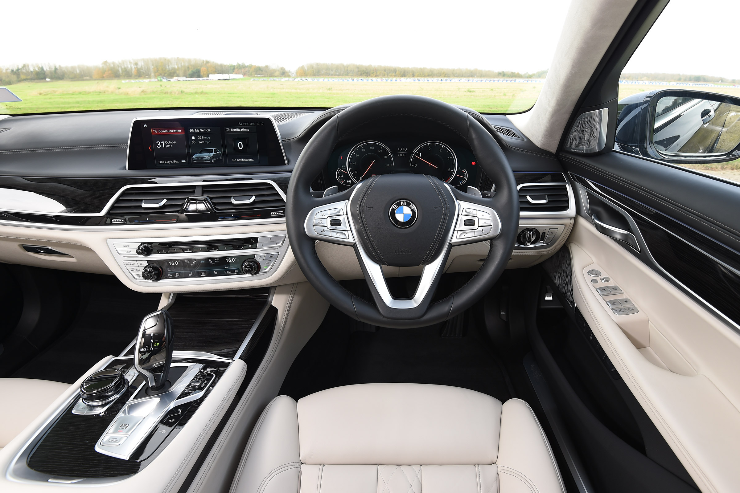 BMW 7 Series - dash