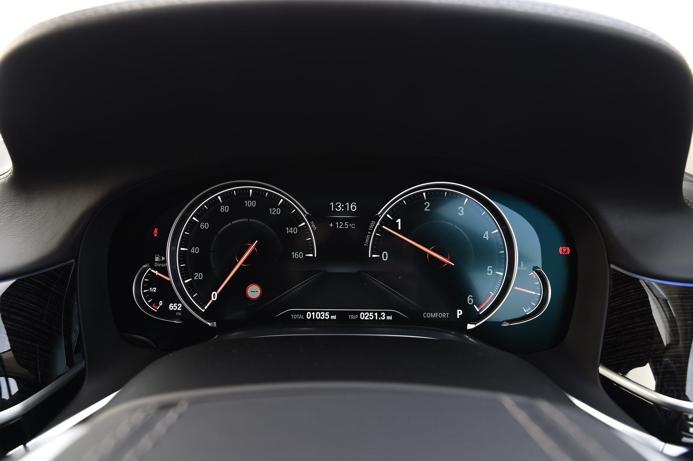 BMW 7 Series - dials