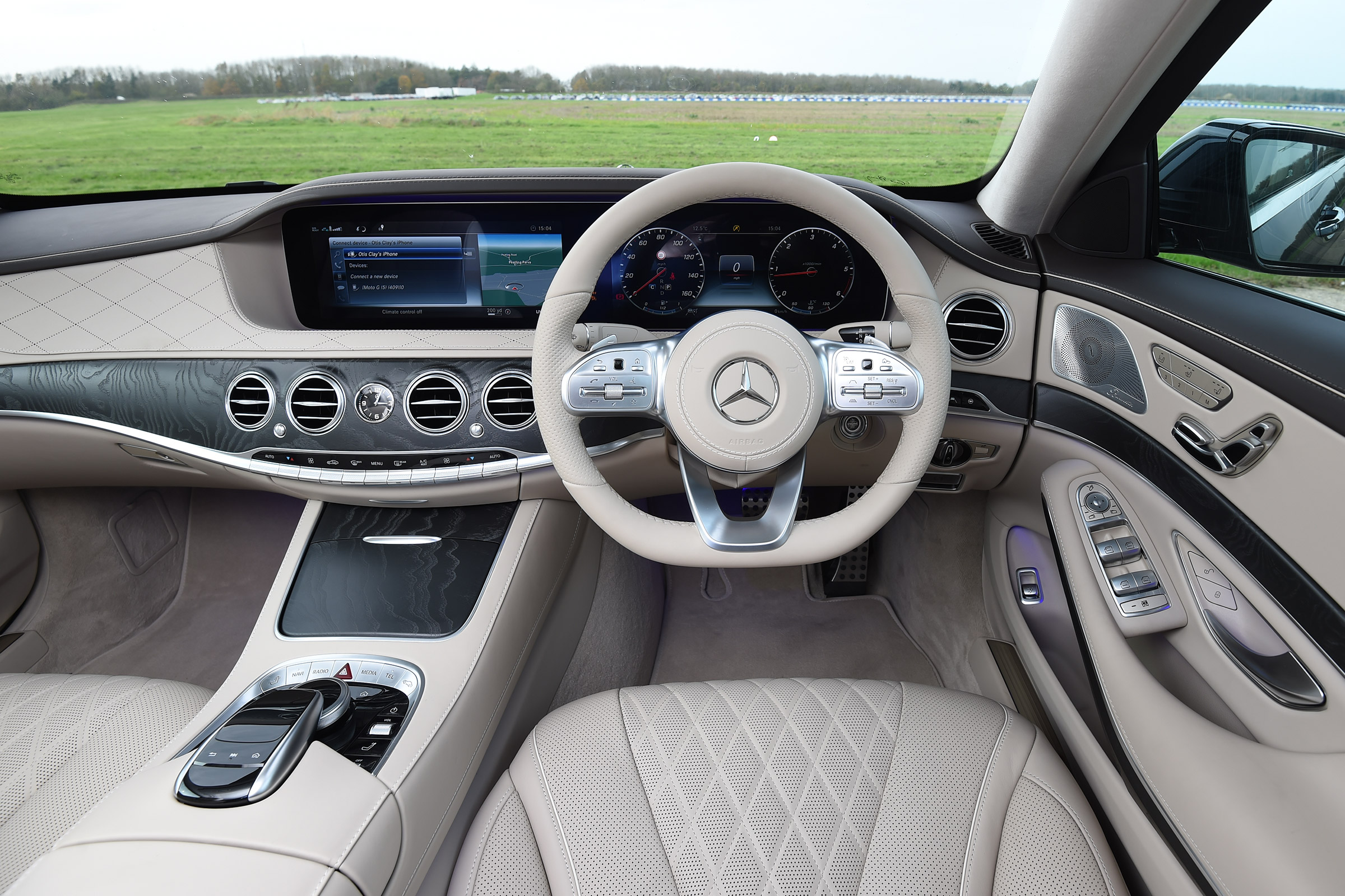 Mercedes S-Class - dash