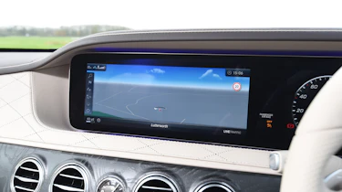 Mercedes S-Class - sat-nav