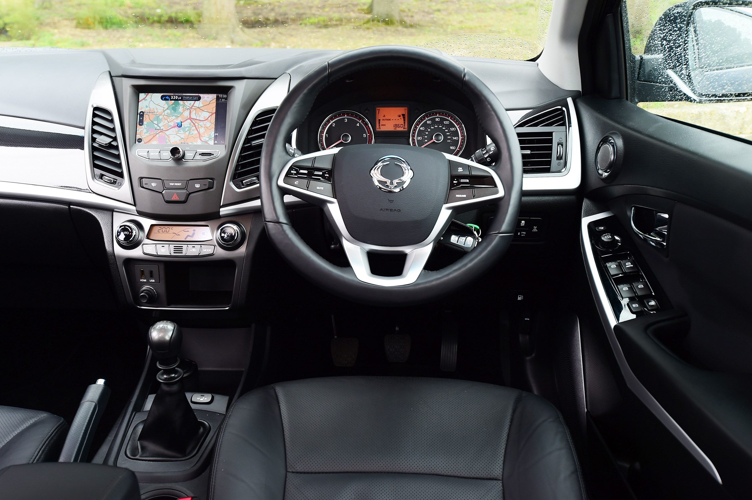 SsangYong Korando - dash