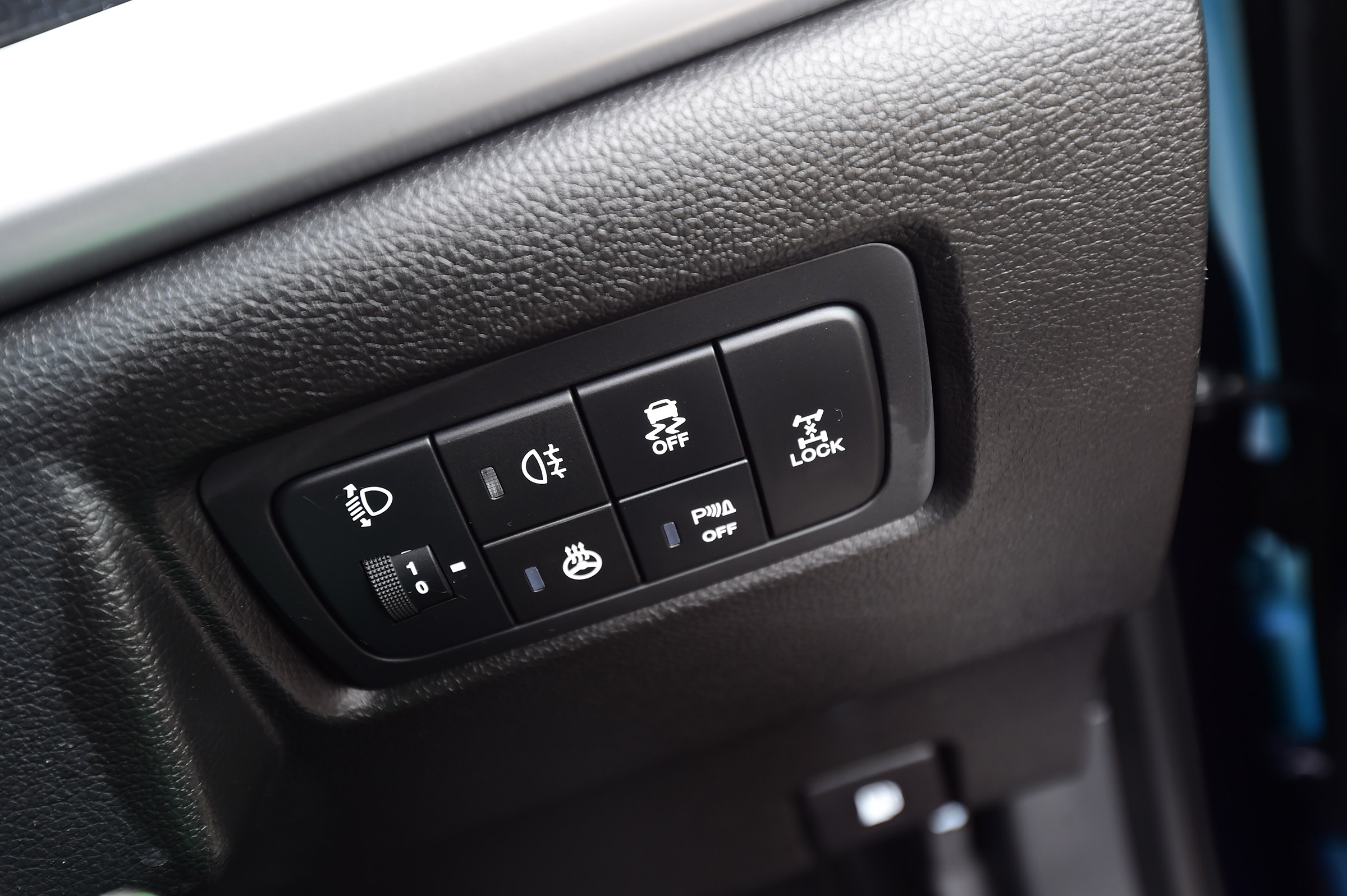 SsangYong Korando - controls