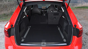 Audi RS 4 Avant - boot