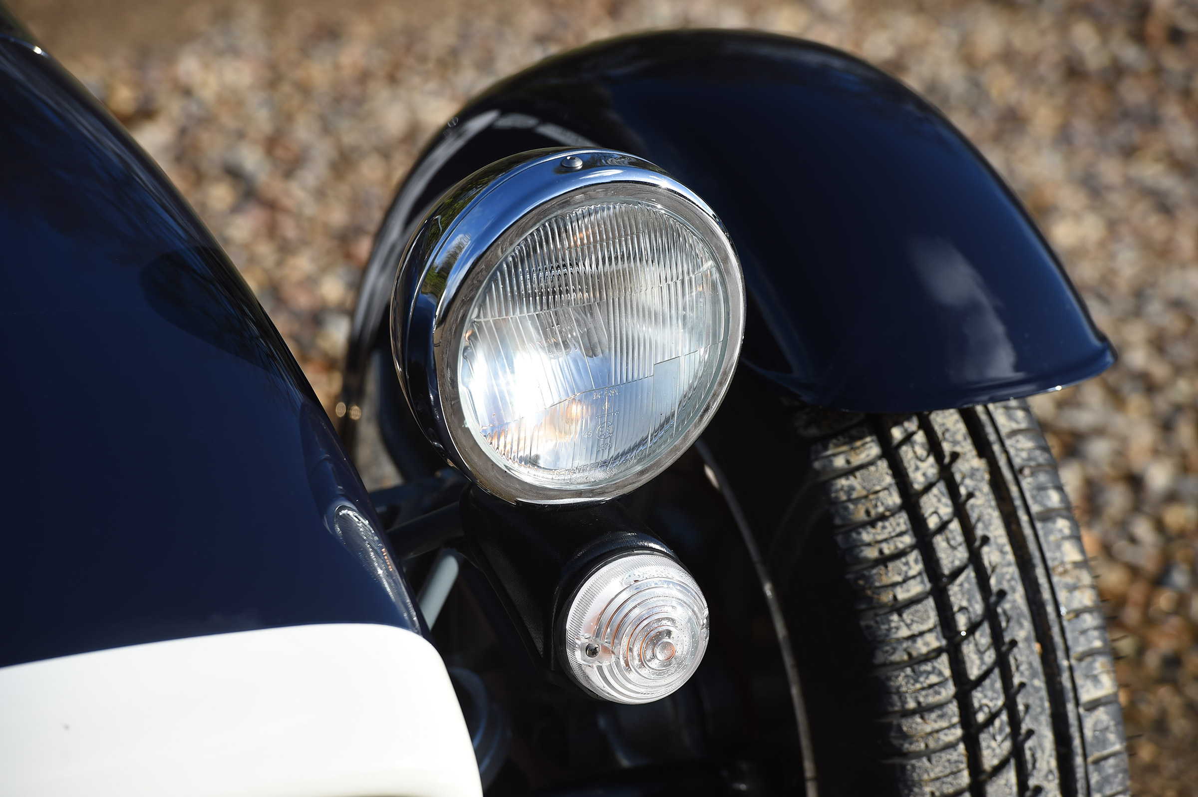 Caterham Seven SuperSprint - front light