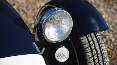 Caterham Seven SuperSprint - front light