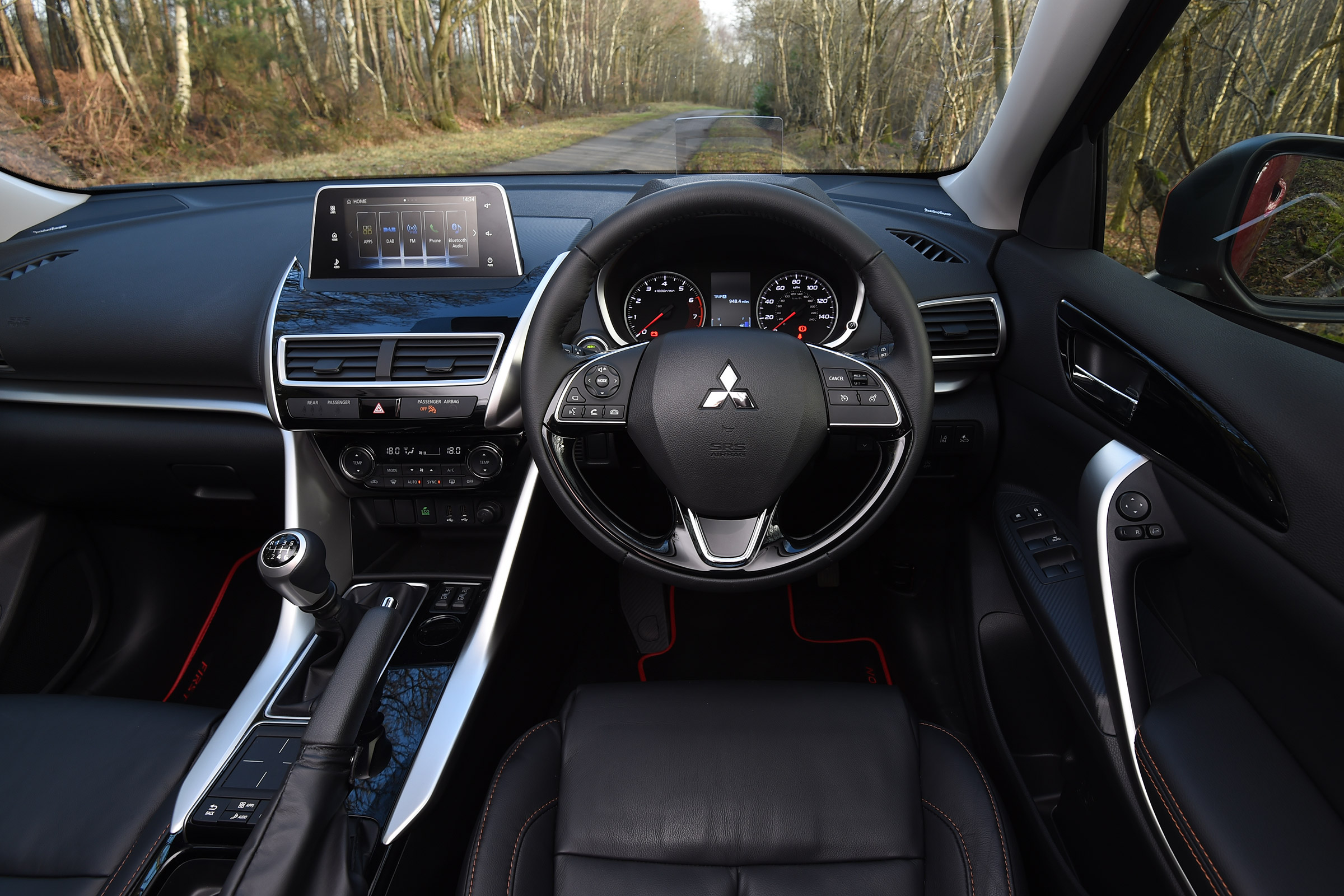 Mitsubishi Eclipse Cross First Edition - dash