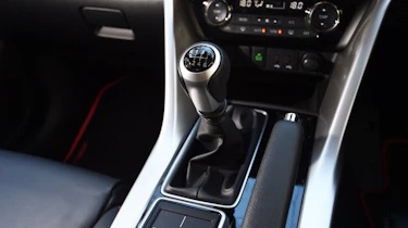 Mitsubishi Eclipse Cross First Edition - transmission
