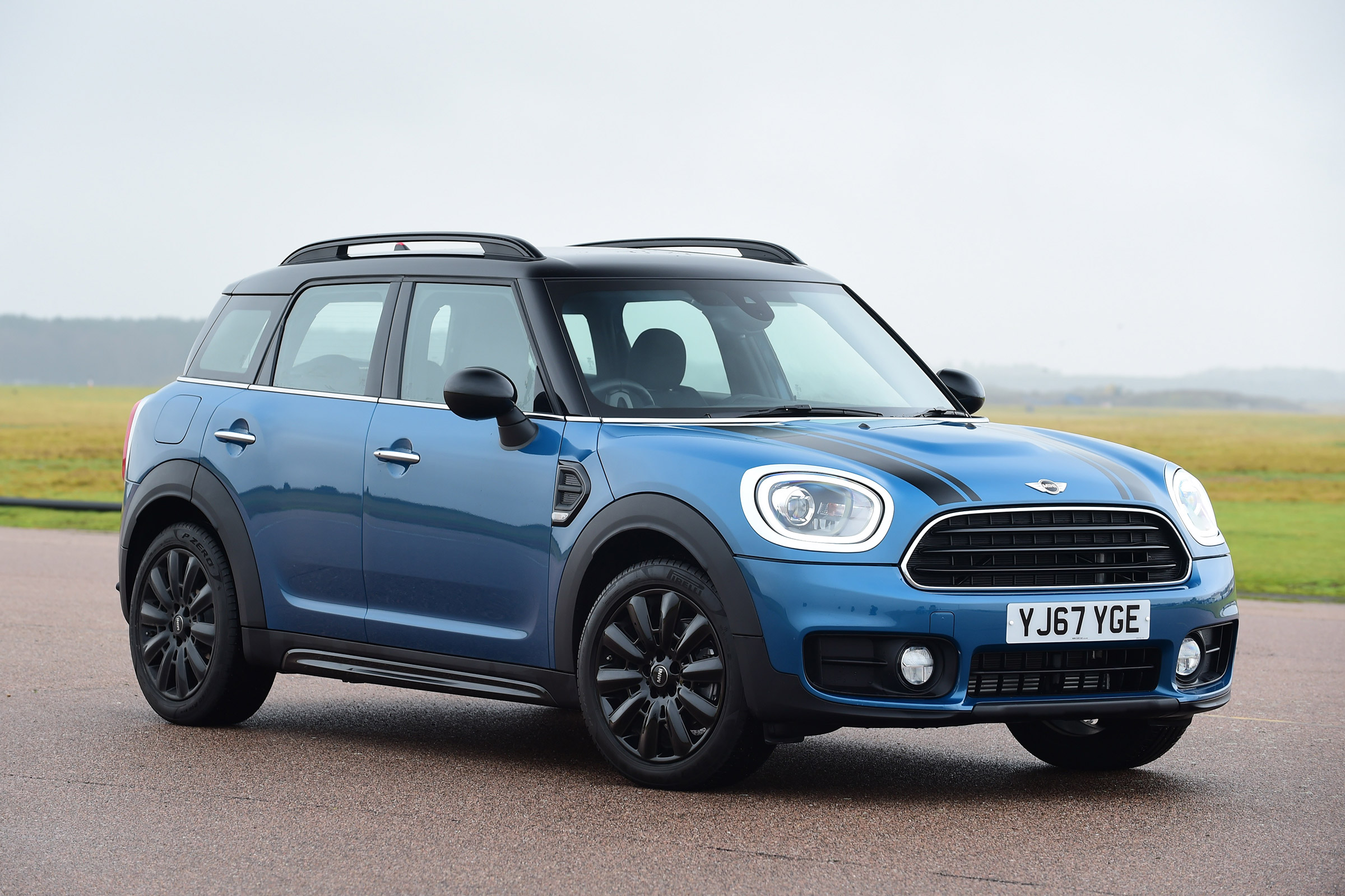 MINI Countryman - front static