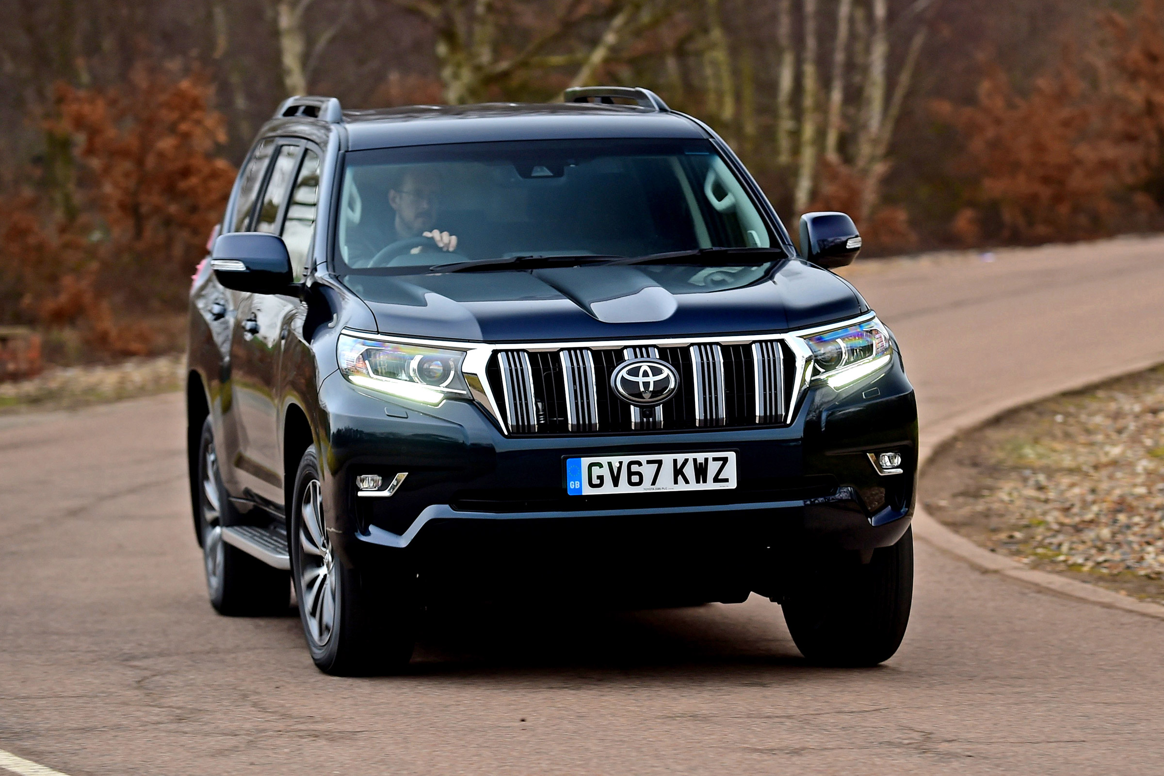 Toyota Land Cruiser - front cornering