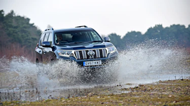 Toyota Land Cruiser - off-road