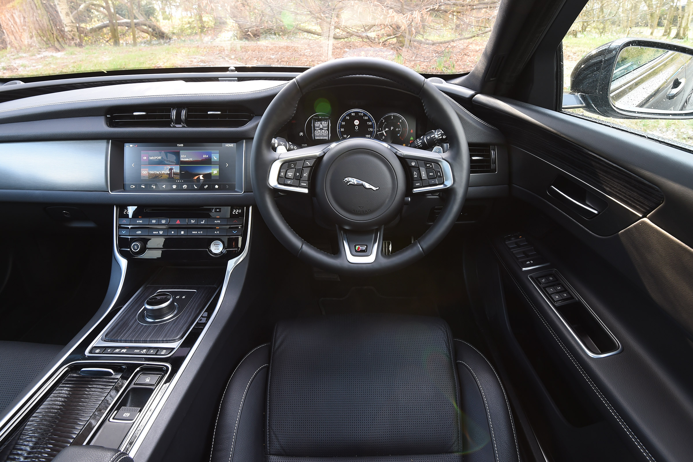 Jaguar XF Sportbrake 3.0 diesel S - dash