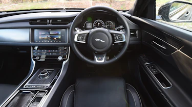 Jaguar XF Sportbrake 3.0 diesel S - dash