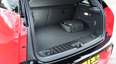BMW i3s - boot