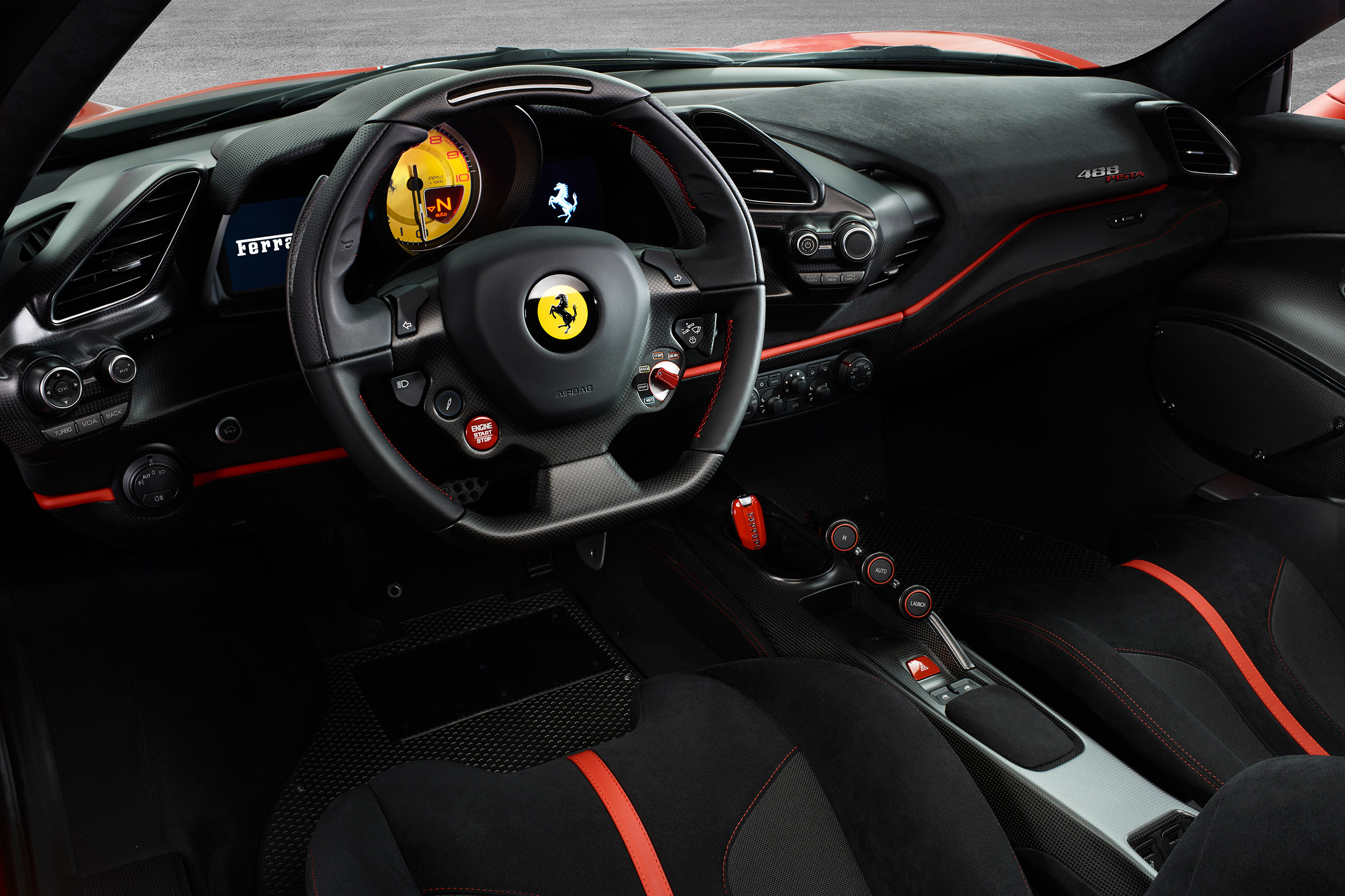 New Ferrari 488 Pista - dash