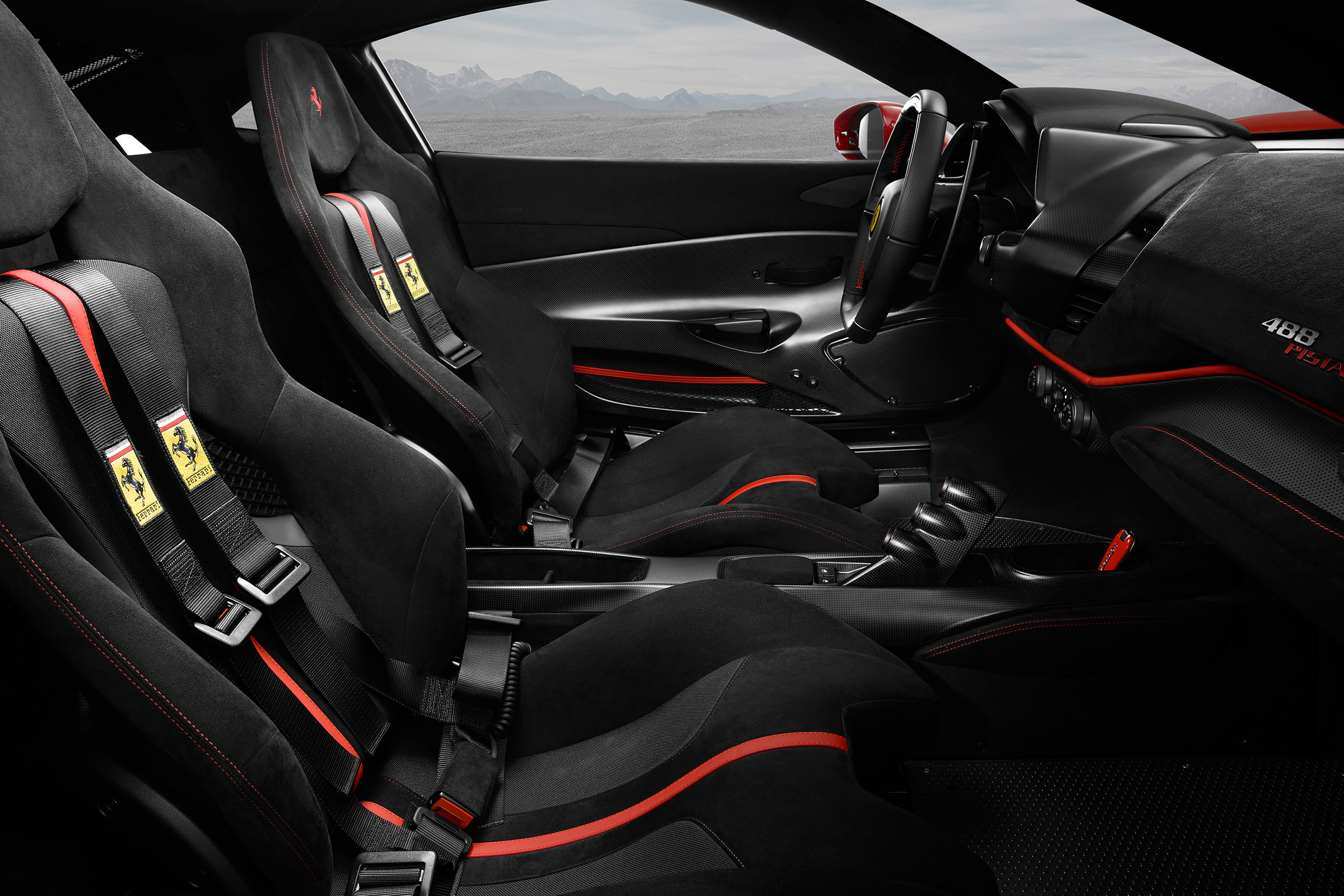 New Ferrari 488 Pista - cabin