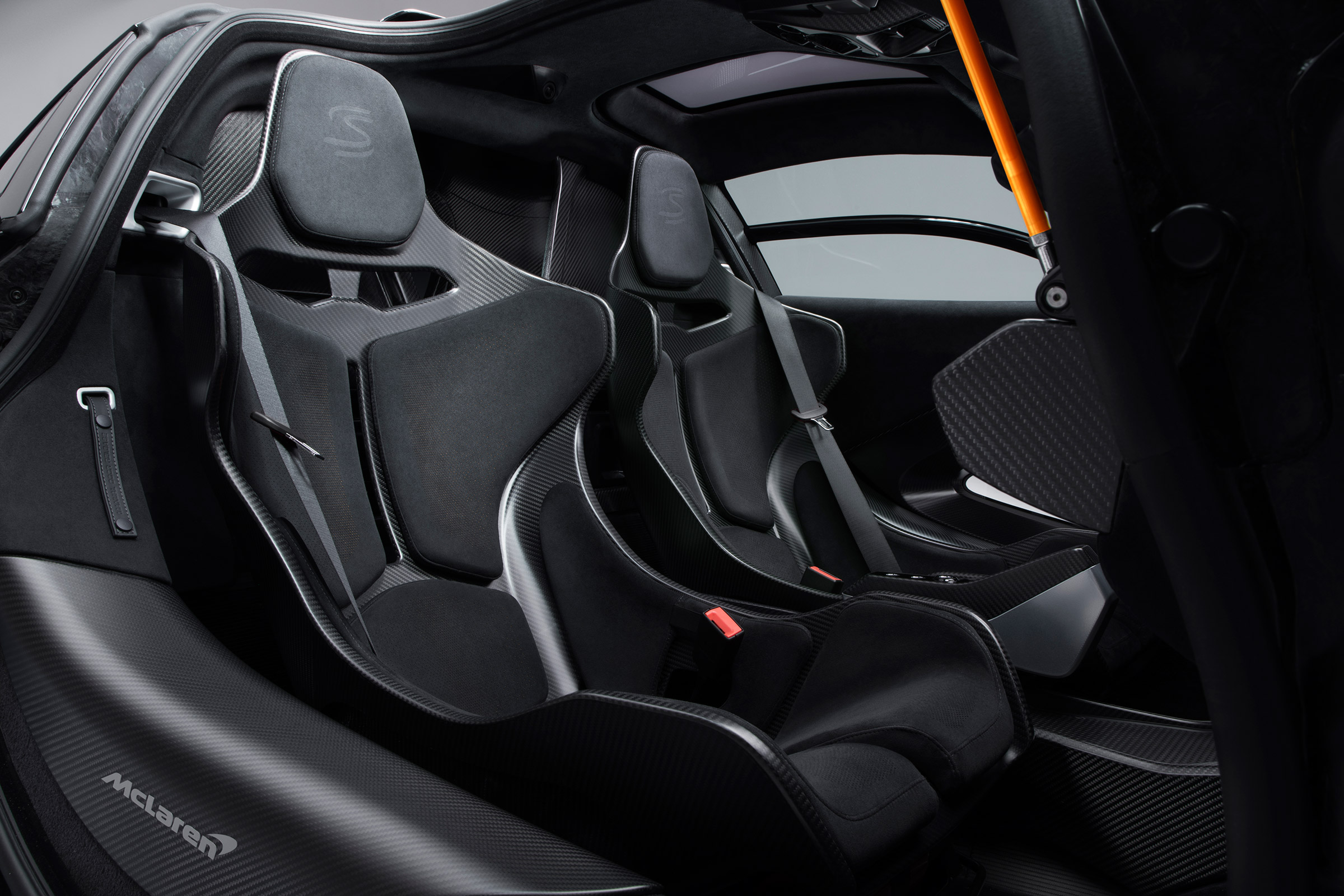 McLaren Senna - grey front seats