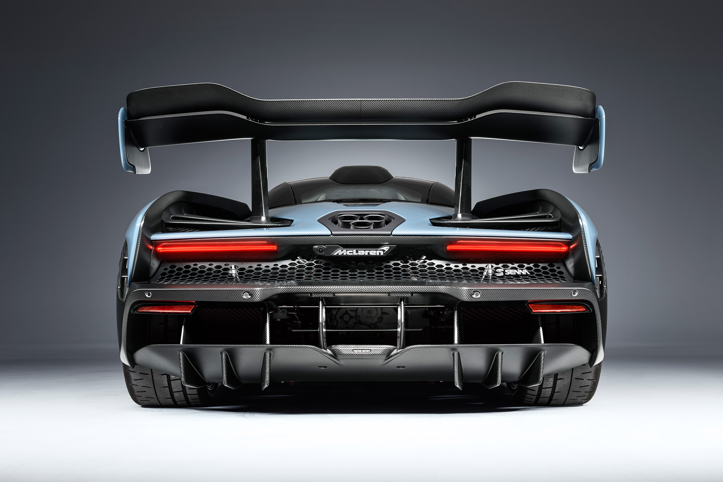 McLaren Senna - grey full rear