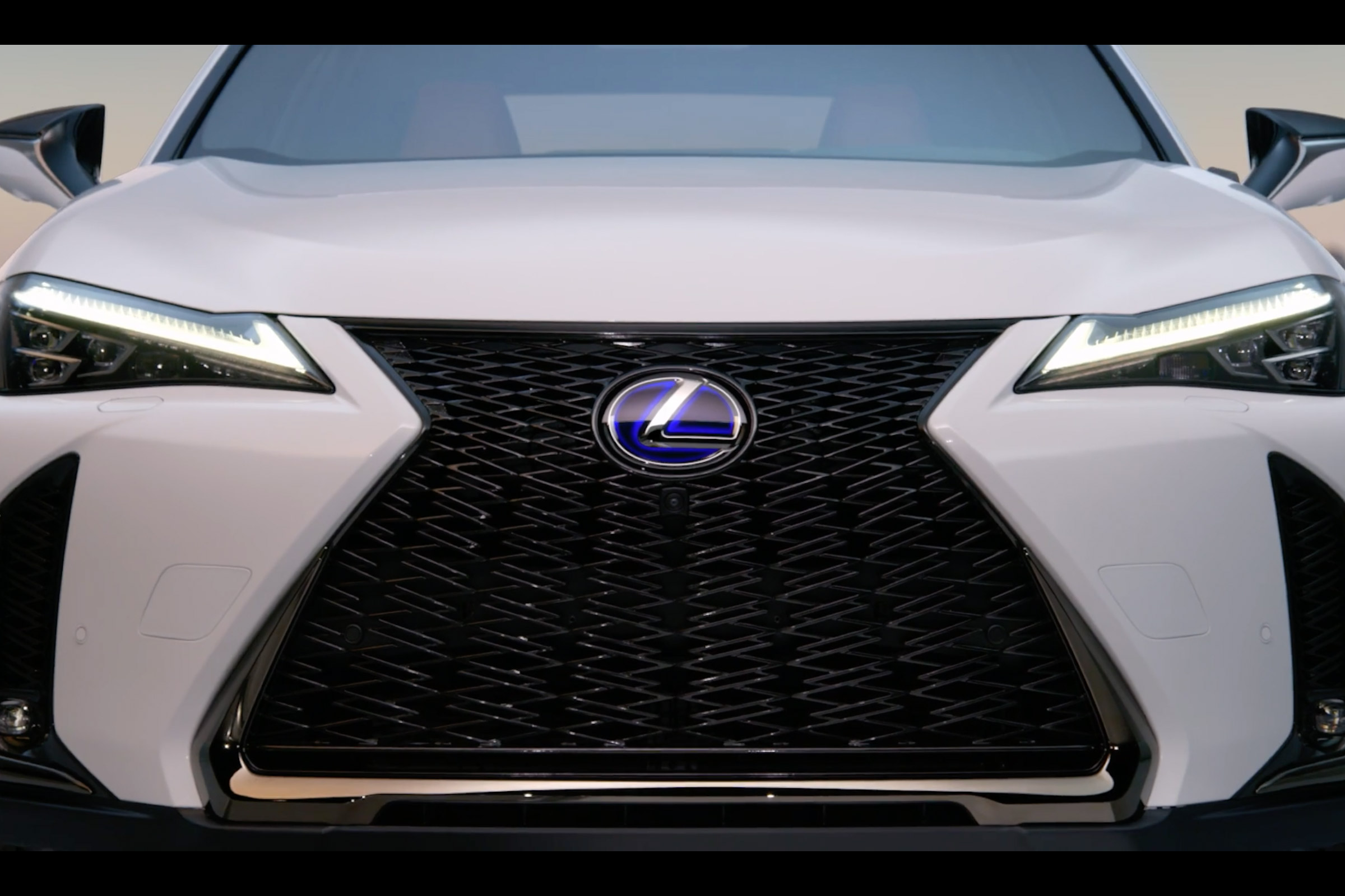 Lexus UX official front end